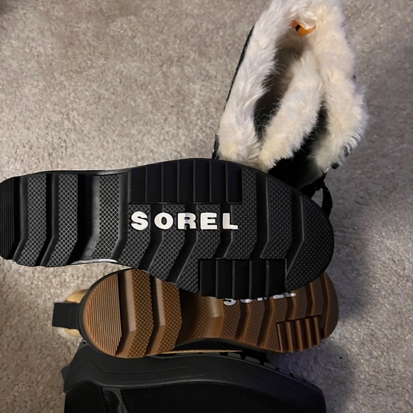 Gorgeous brand new Sorel Fur lined waterproof  boots and Ajar fur lined black - Picture 6 of 14
